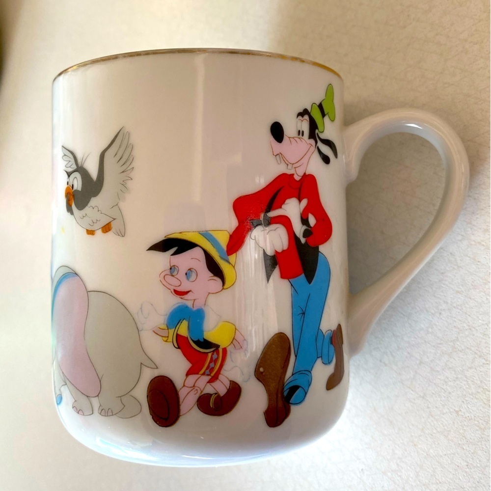 Walt Disney Productions coffee mug Mickey Mouse Pluto Goofy Dumbo Donald Duck